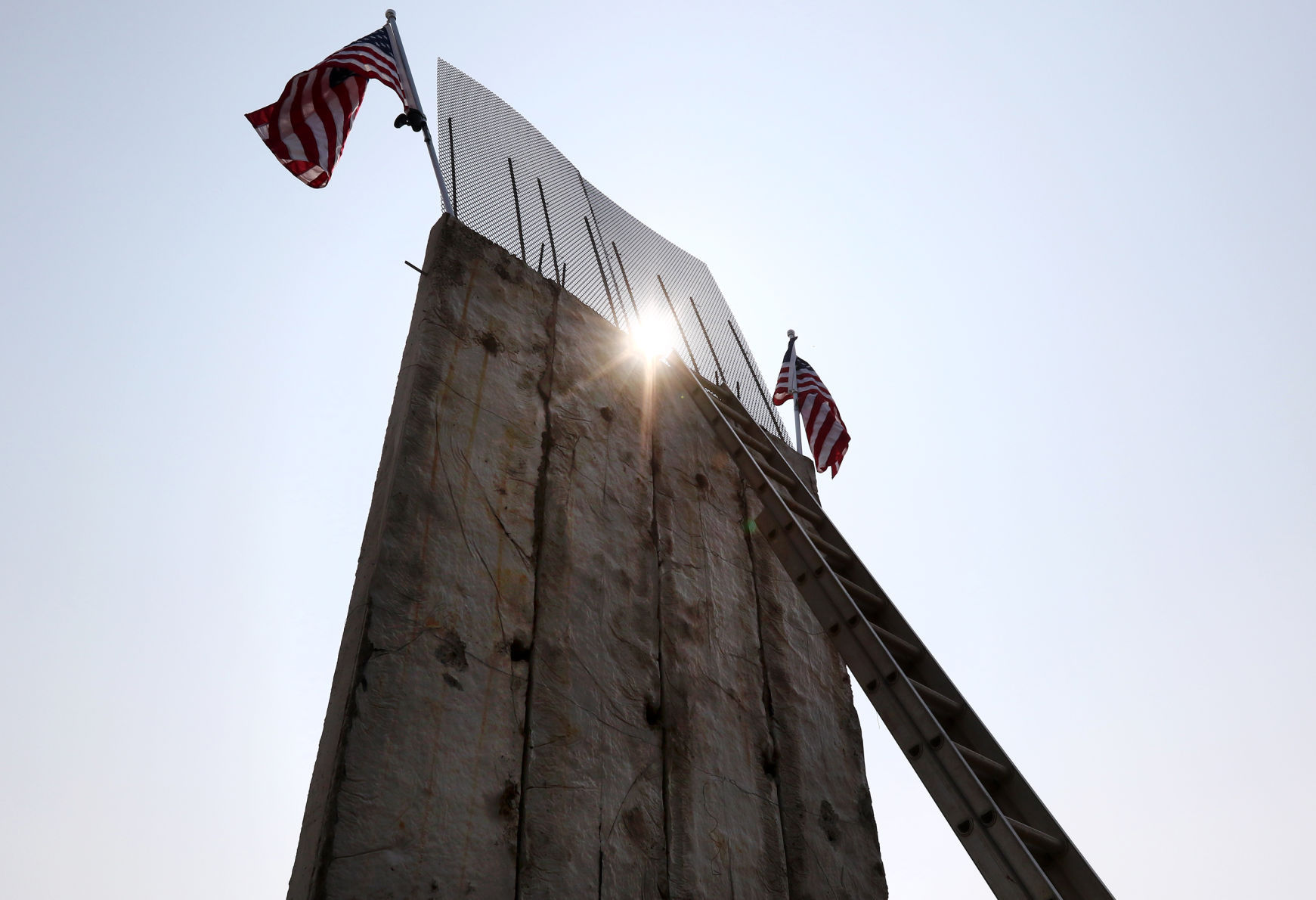 170827-nrr-borderwall-05
